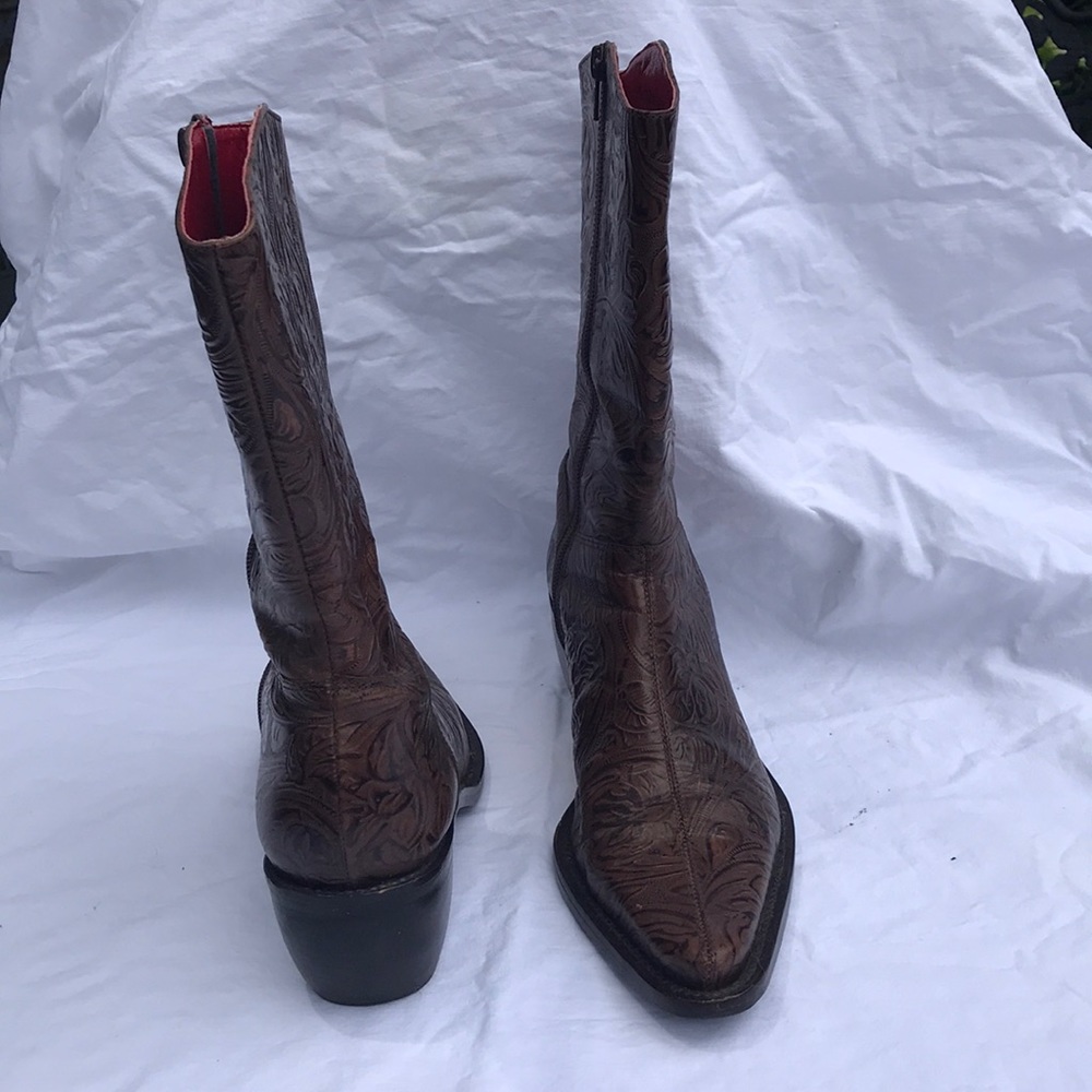 Womens size 8M brown boots. - Picture 2 of 4